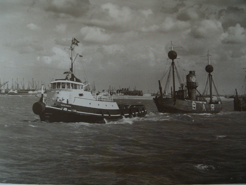 Attached picture tug and bar boats.jpg
